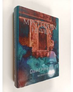 Kirjailijan David Hewson käytetty kirja Mysteerien huvila