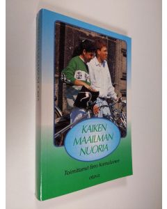 Tekijän Eero Komulainen  käytetty kirja Kaiken maailman nuoria