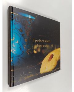 Kirjailijan Pirjo Suvilehto käytetty kirja Teehetkien herkut