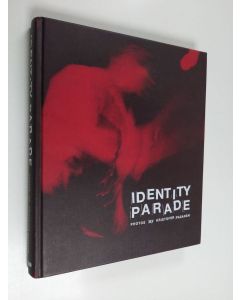 Kirjailijan Kristofer Pasanen käytetty kirja Identity parade
