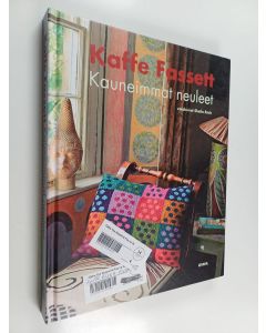 Kirjailijan Kaffe Fassett käytetty kirja Kauneimmat neuleet