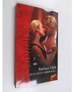 Kirjailijan Barbara Daly käytetty kirja Kun valot sammuvat