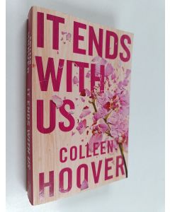 Kirjailijan Colleen Hoover käytetty kirja It ends with us