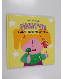 Kirjailijan Niina Veittikoski käytetty kirja Hertta leikkii nukketeatteria