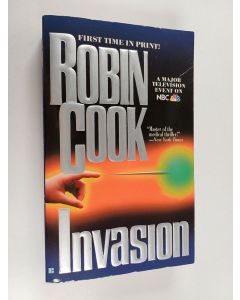 Kirjailijan Robin Cook käytetty kirja Invasion