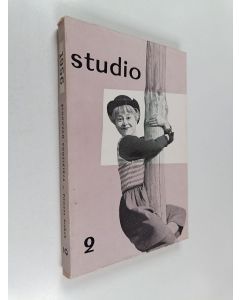 Kirjailijan Bengt Pihlström & Aito Mäkinen käytetty kirja Elokuvan vuosikirja 1956 : vuoden 1955 ensiesitykset helsingissä = filmens årsbok 1956 : filmpremiärerna i helsingfors år 1955