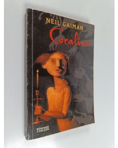 Kirjailijan Neil Gaiman käytetty kirja Coraline