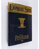 Kirjailijan Danielle Steel käytetty kirja Peilikuva