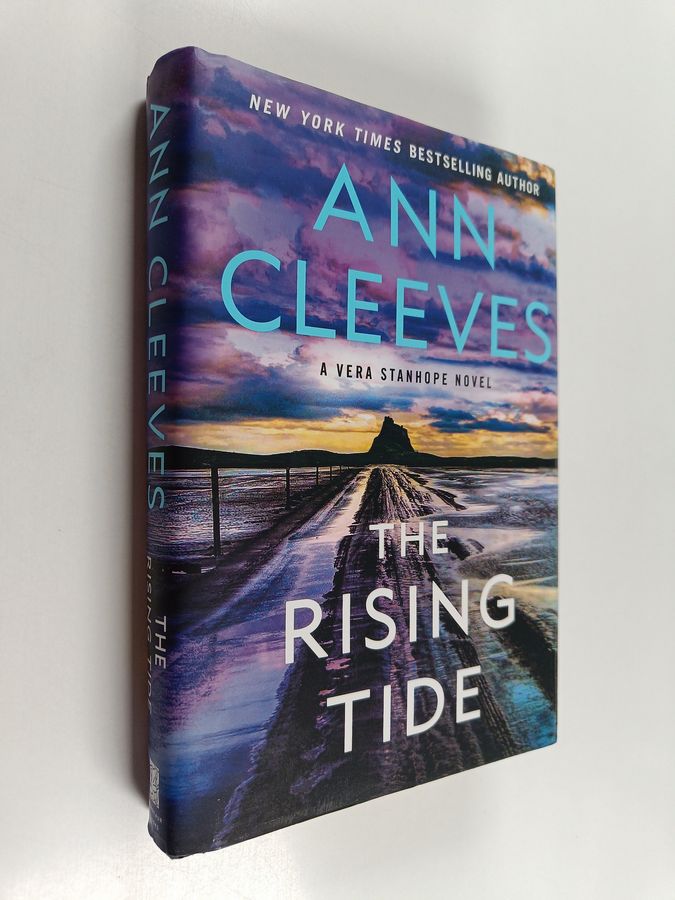 A Vera Stanhope Novel