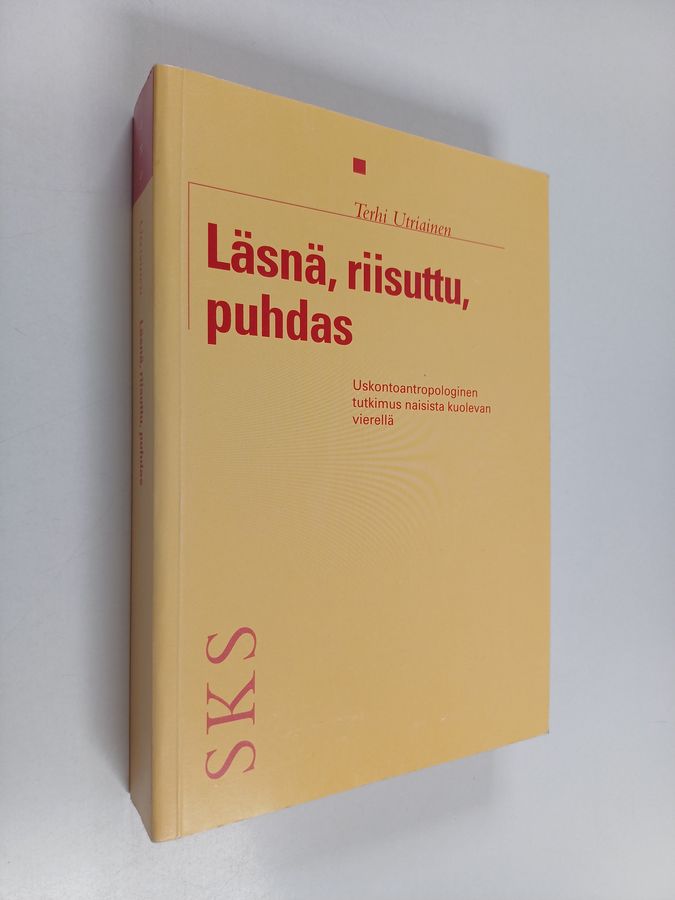 Läsnä, riisuttu, puhdas