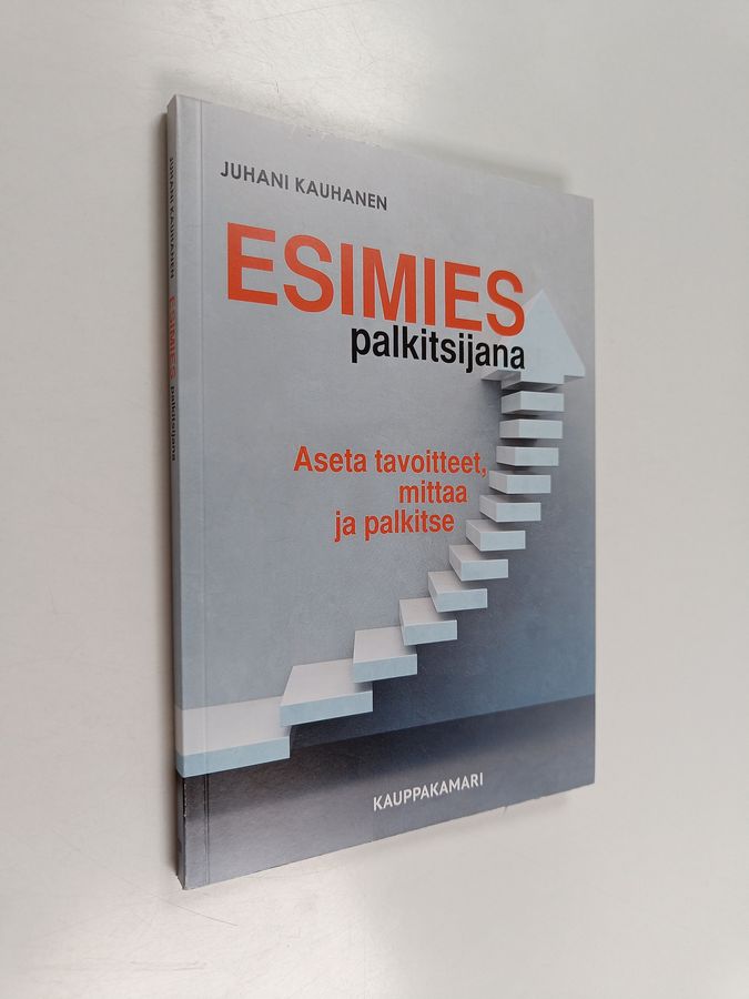 Esimies palkitsijana