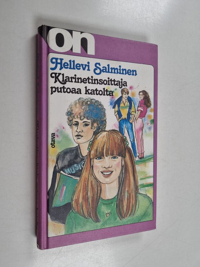 Klarinetinsoittaja putoaa katolta