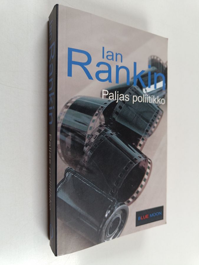 Paljas poliitikko