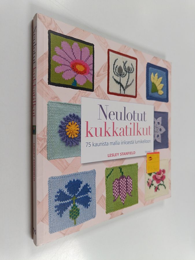 Neulotut kukkatilkut