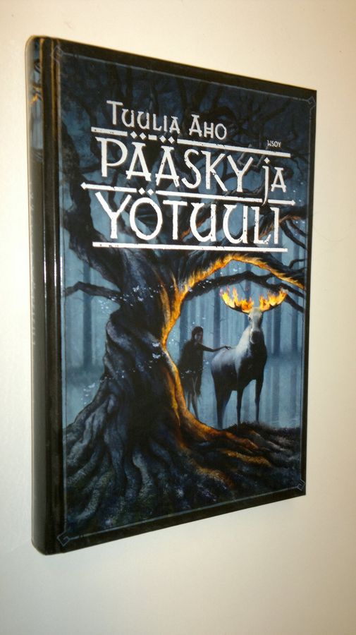 Tuulia Aho : Pääsky ja Yötuuli