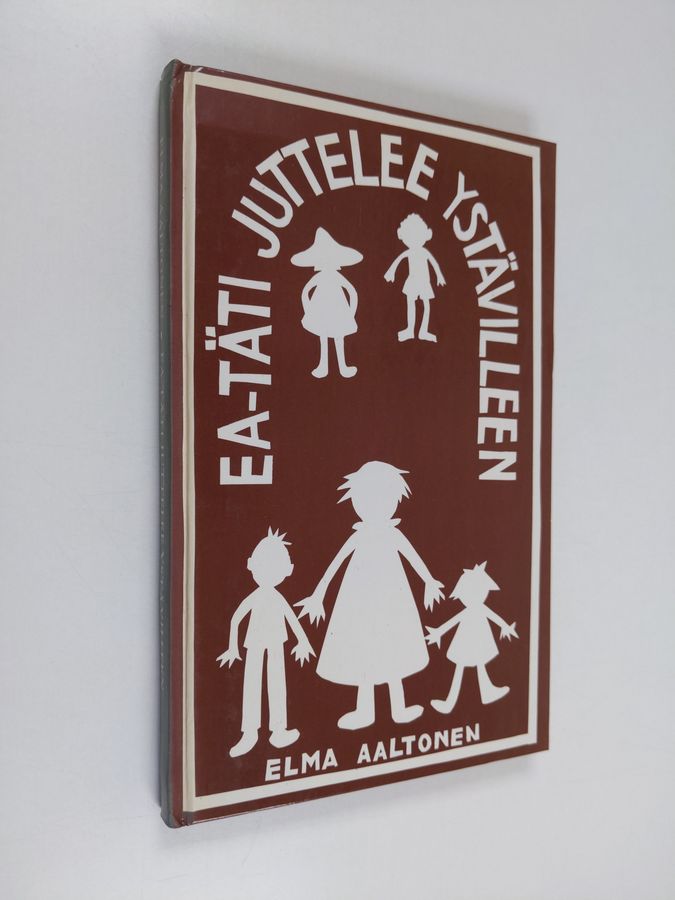EA-täti juttelee ystävilleen
