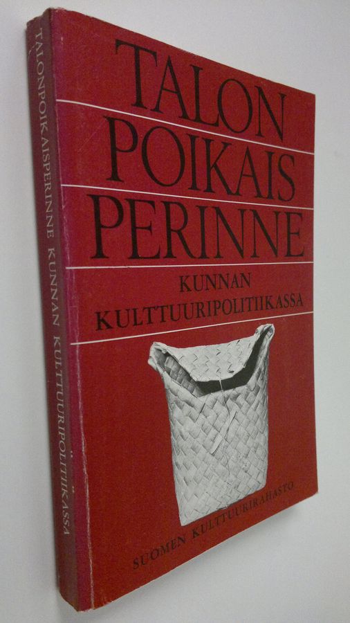 Paula (toim.) Tuomikoski-Leskelä : Talonpoikaisperinne kunnan kulttuuripolitiikassa