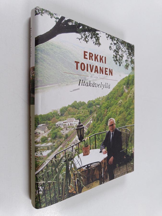 Erkki Toivanen : Iltakävelyllä