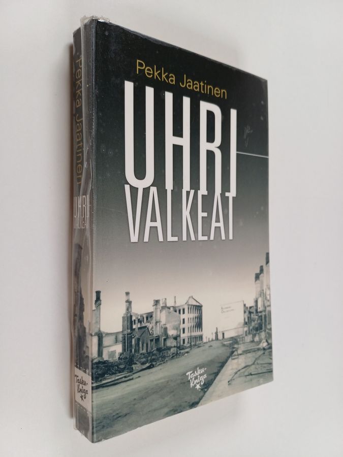 Uhrivalkeat