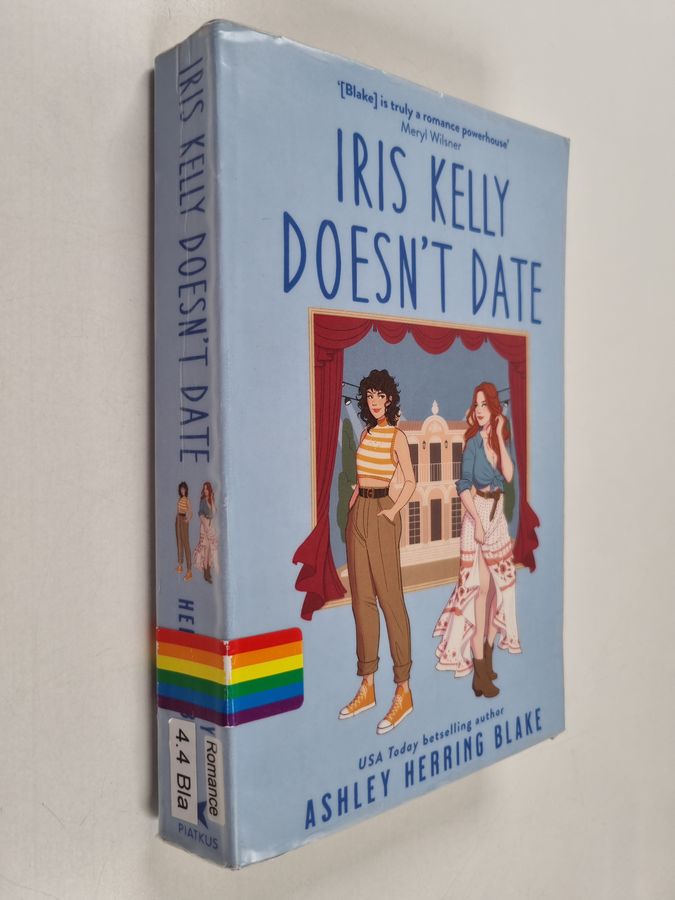 Iris Kelly doesn't date