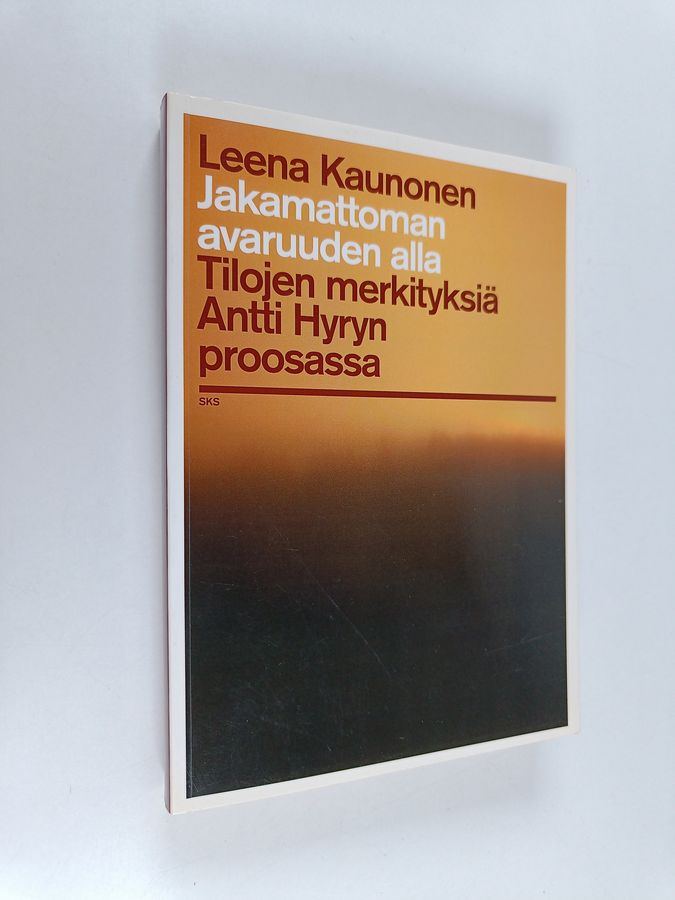 Jakamattoman avaruuden alla