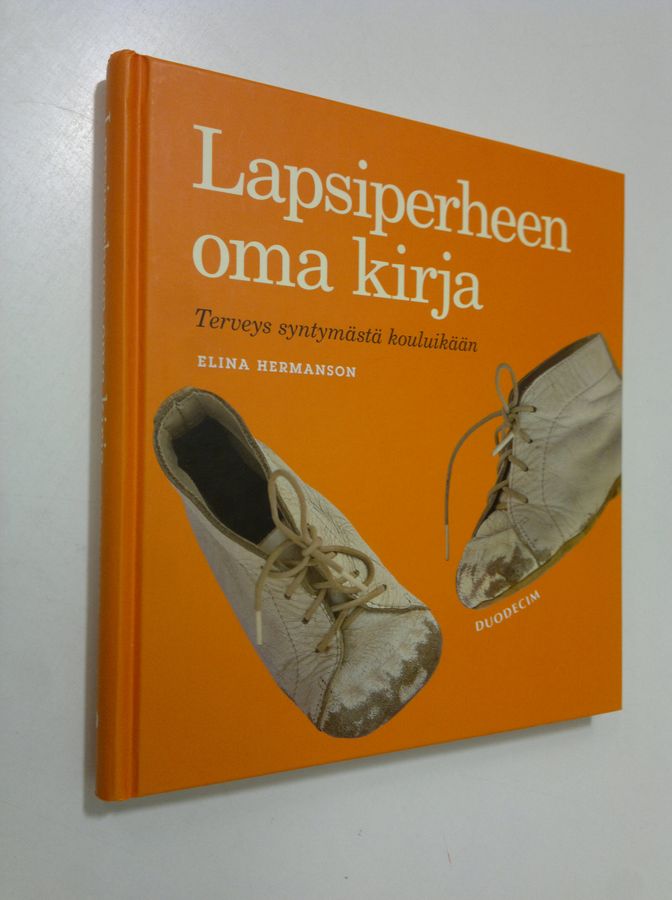 Lapsiperheen oma kirja