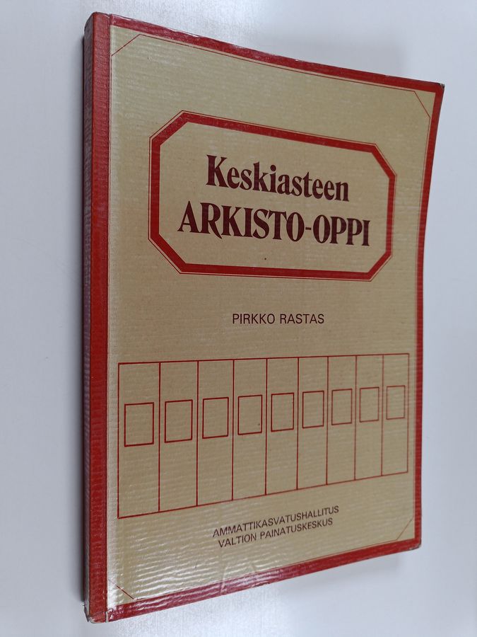 Keskiasteen arkisto-oppi