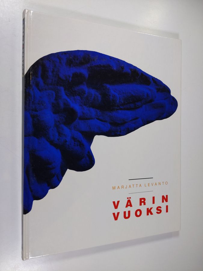 Värin vuoksi