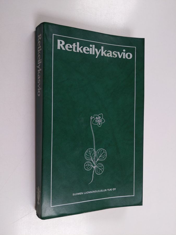 Leena (toim.) Hämet-Ahti : Retkeilykasvio
