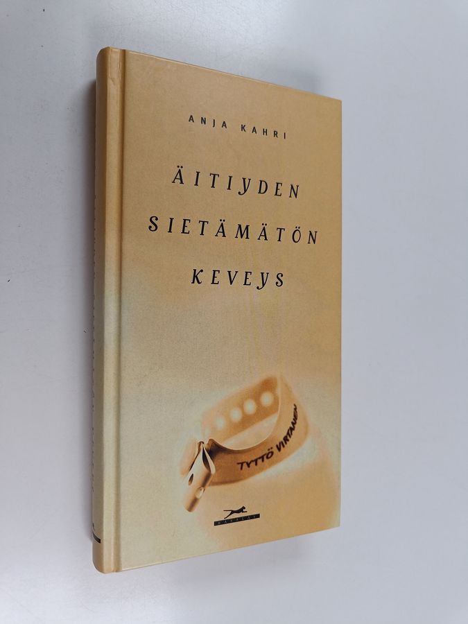 Äitiyden sietämätön keveys