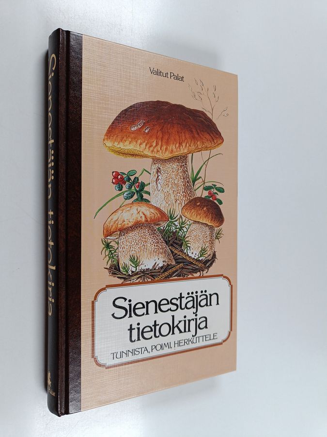 Sienestäjän tietokirja