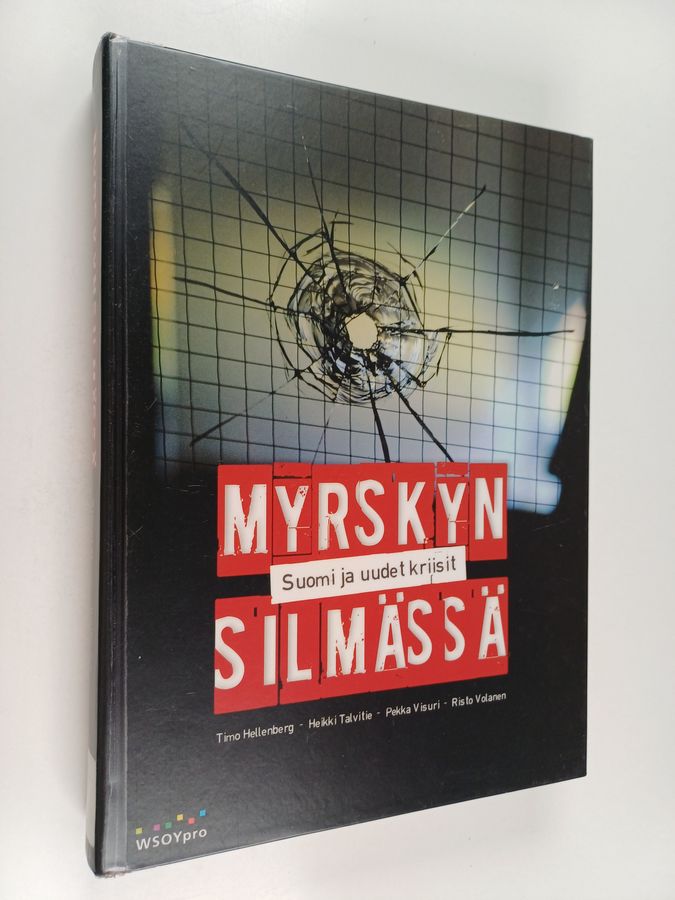 Myrskyn silmässä