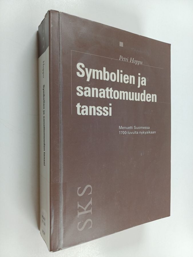 Symbolien ja sanattomuuden tanssi