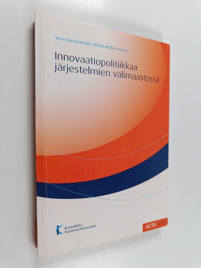 Innovaatiopolitiikkaa järjestelmien välimaastossa