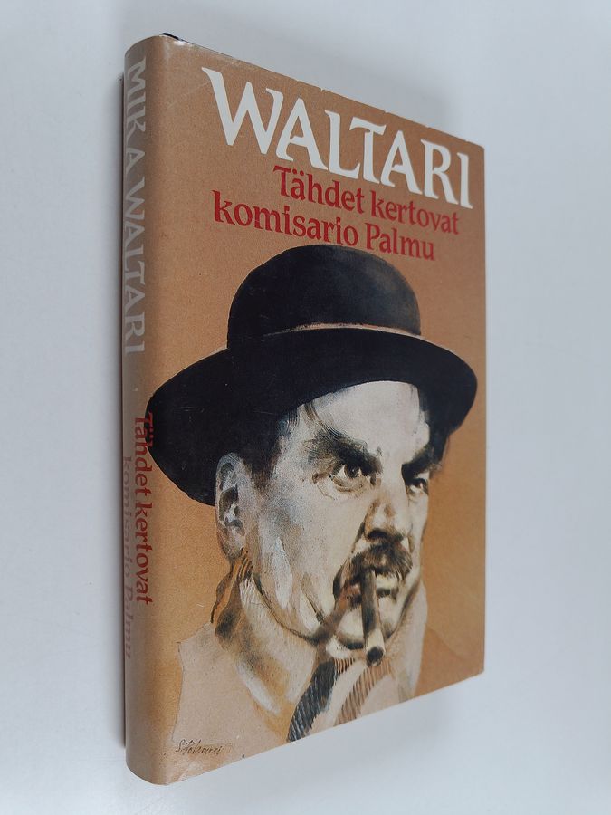 Mika Waltari : Tähdet kertovat, komisario Palmu!