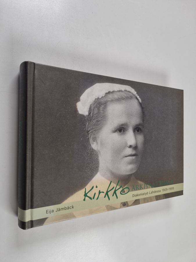 Kirkko arkivaatteissa