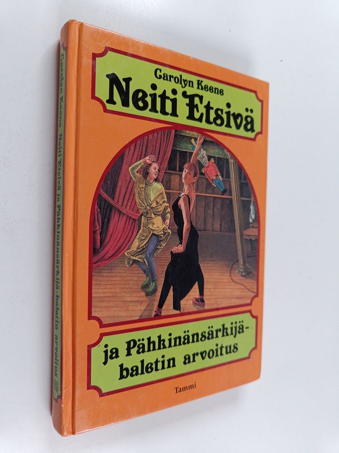 Neiti Etsivä ja Pähkinänsärkijä-baletin arvoitus