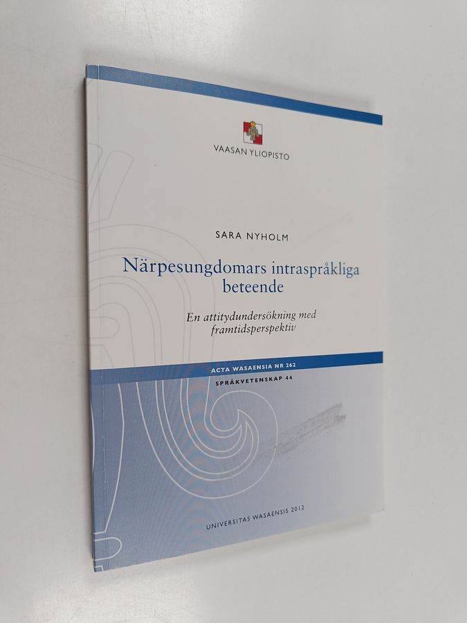 Närpesungdomars intraspråkliga beteende