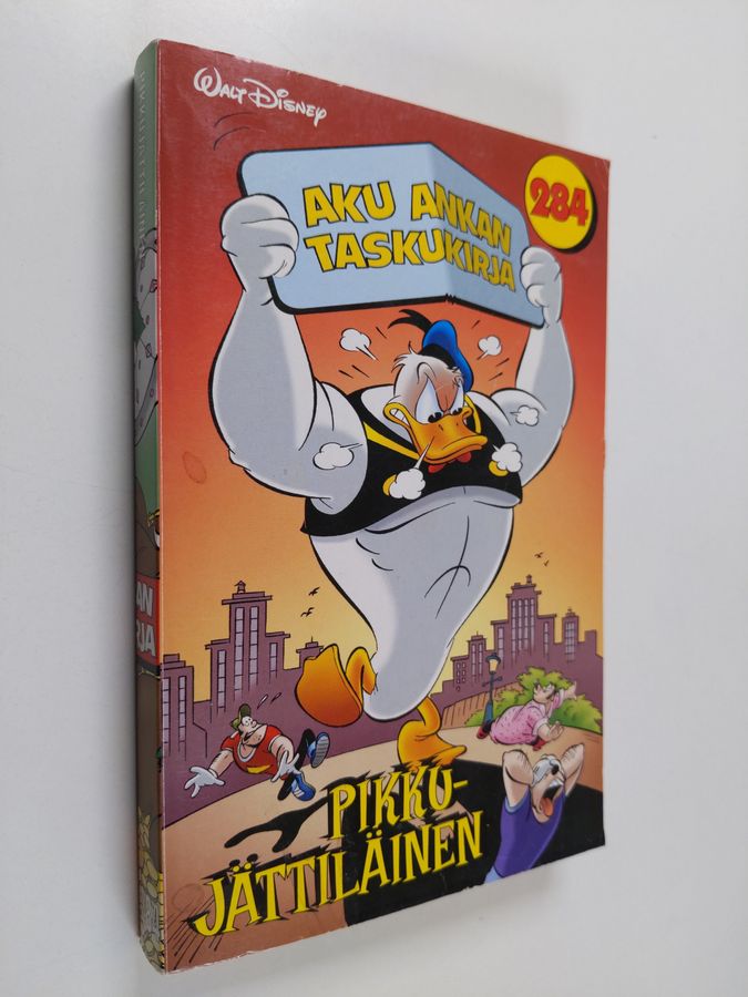 Walt Disney : Pikkujättiläinen