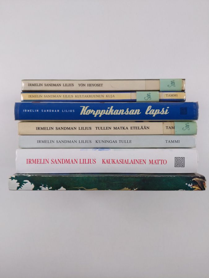 Irmelin Sandman Lilius : Irmelin Sandman Lilius-paketti (7 kirjaa) : Sasassaleen valtias ; Kultakruunun kuja ; Yön hevoset ; Kuningas Tulle ; Tullen matka etelään ; Kaukasialainen matto ; Korppikansan lapsi
