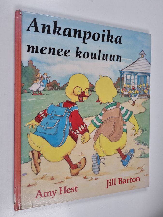 Ankanpoika menee kouluun