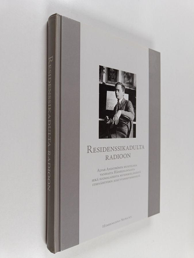 Residenssikadulta radioon