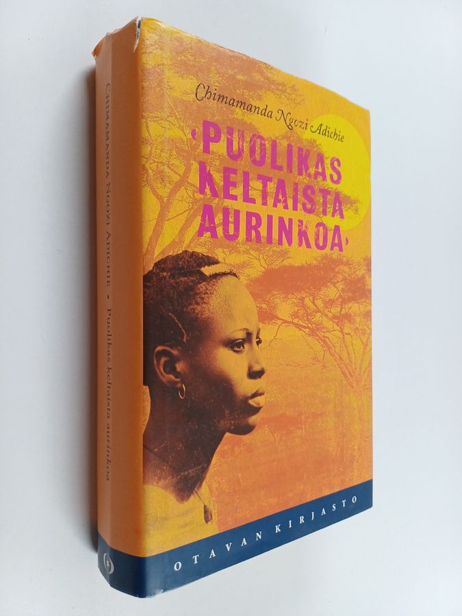 Chimamanda Ngozi Adichie : Puolikas keltaista aurinkoa