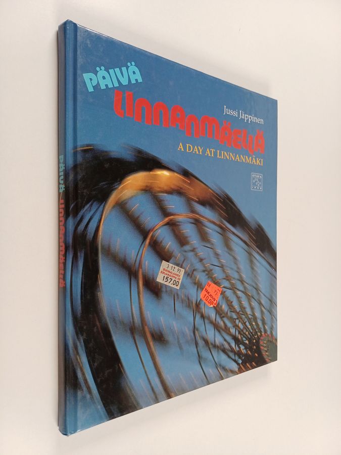 Jussi Jäppinen : Päivä Linnanmäellä = A day at Linnanmäki