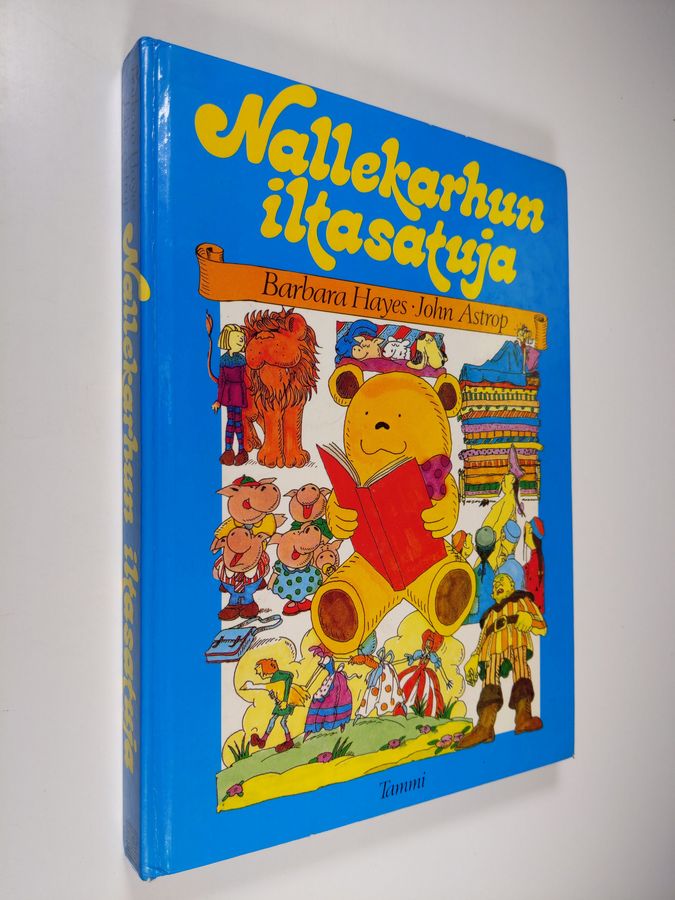 Barbara Hayes : Nallekarhun iltasatuja