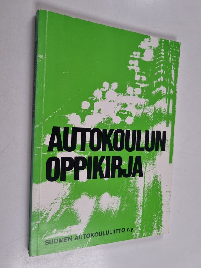 Autokoulun oppikirja