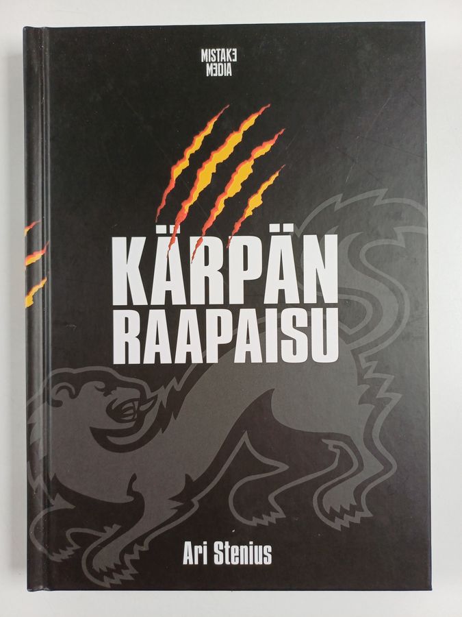 Ari Stenius : Kärpän raapaisu