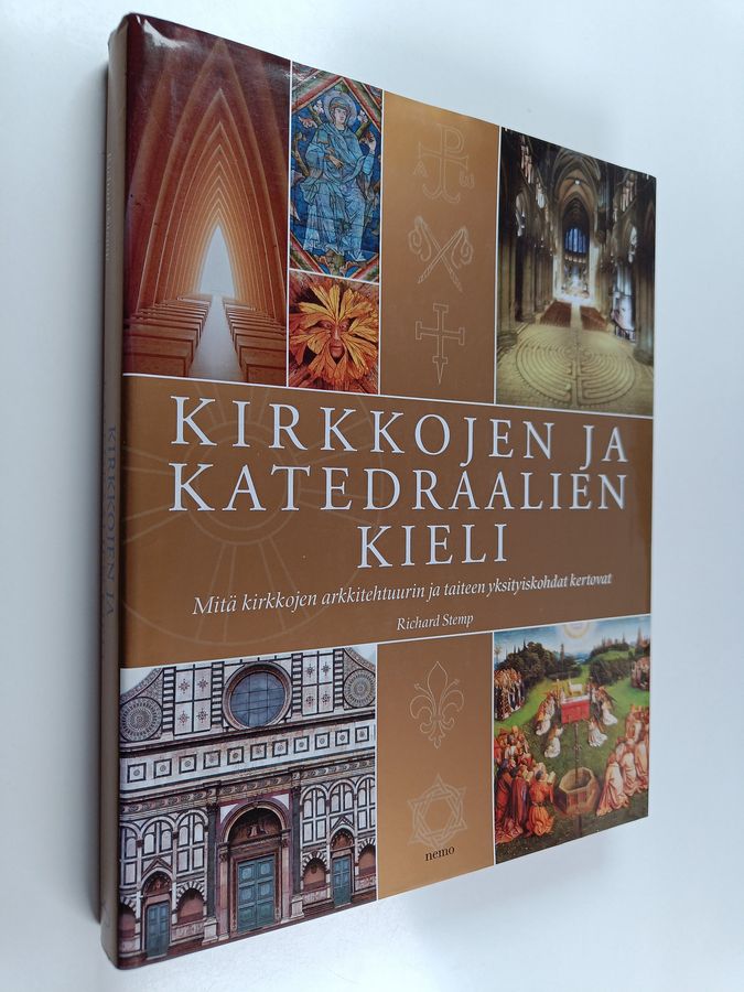 Kirkkojen ja katedraalien kieli