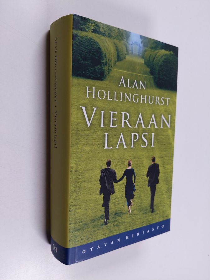 Alan Hollinghurst : Vieraan lapsi