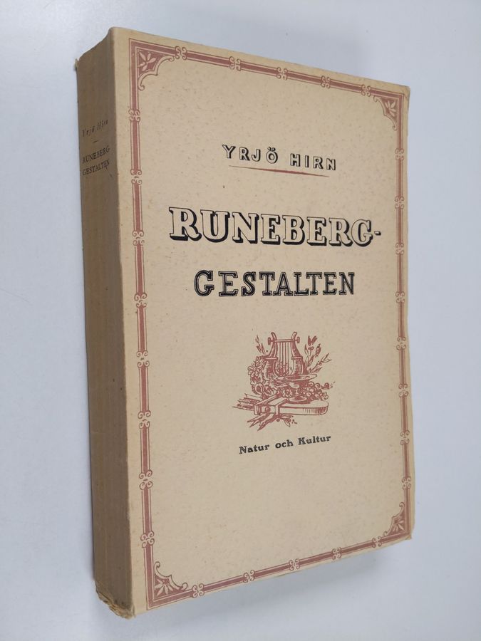 Runeberg-gestalten : strödda studier